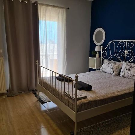 Fenia'S Apartment Alexandroupoli Esterno foto